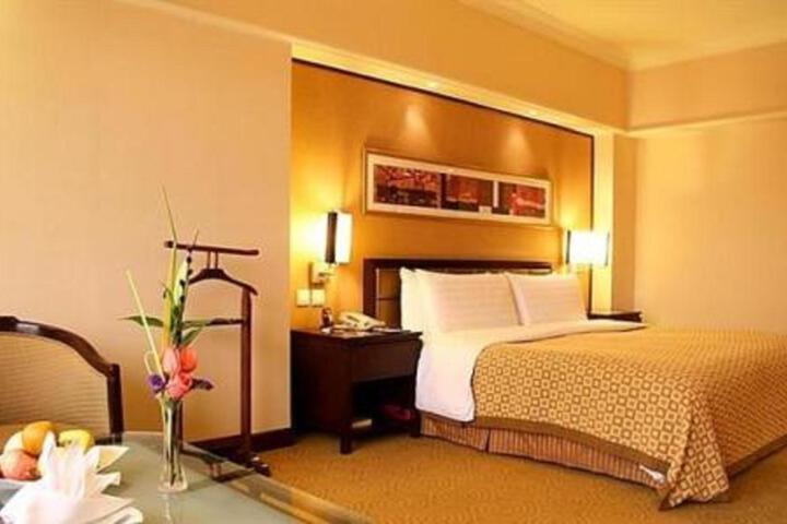 Room 2 of 9