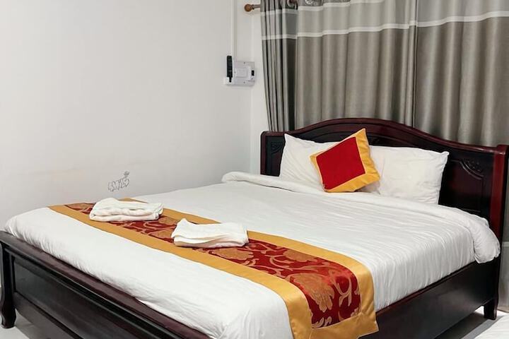 Room 34 of 62