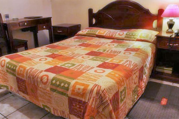 Room 10 of 27