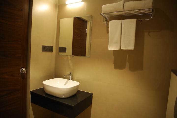 Room 13 of 21