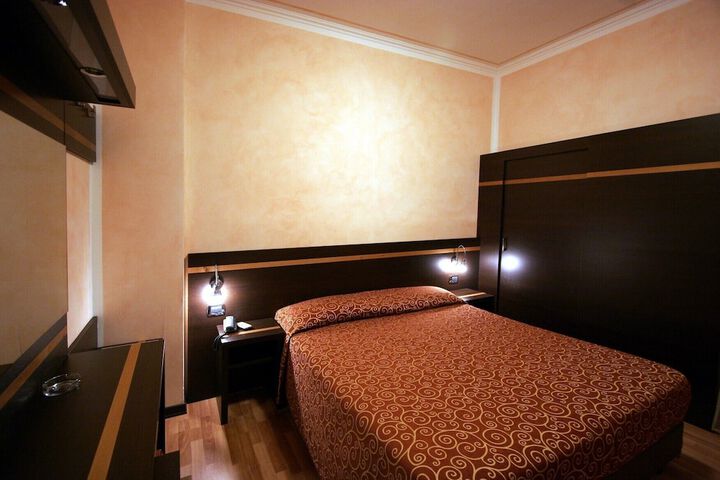 Room 19 of 25