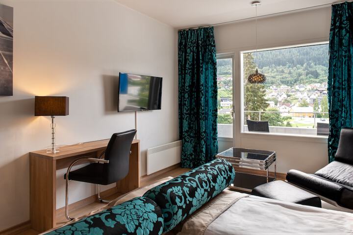 Room 25 of 199