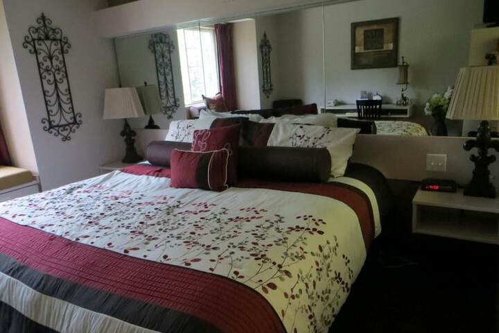 Room 7 of 33