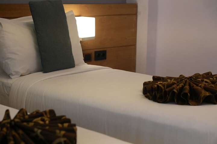 Room 42 of 173