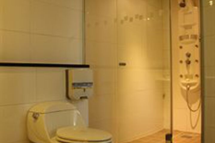 Room 5 of 20