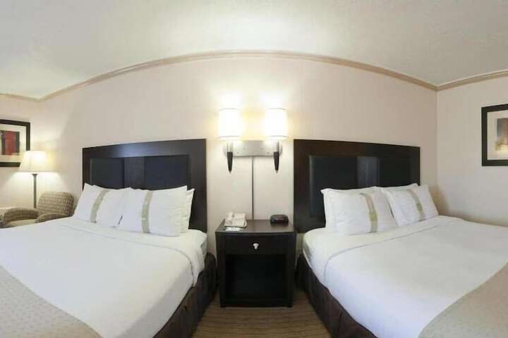 Room 10 of 101