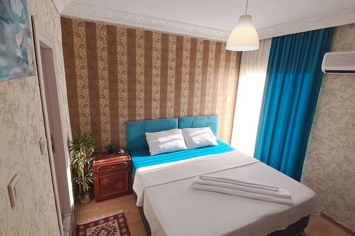 Room 4 of 13