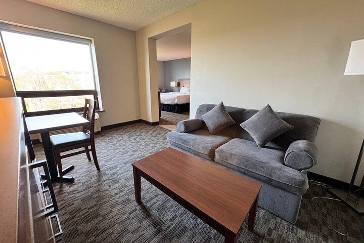 Room 8 of 25
