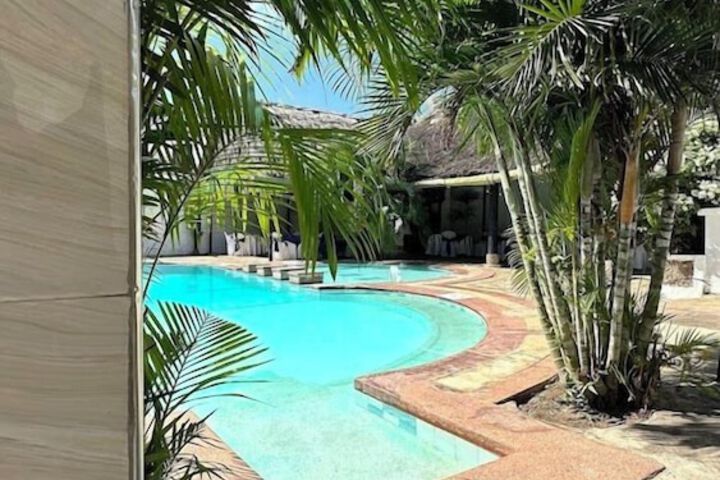 Pool 52 of 75