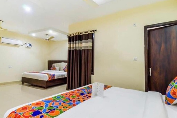 Room 3 of 12