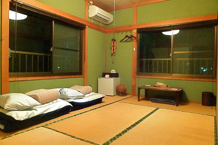 Room 5 of 33