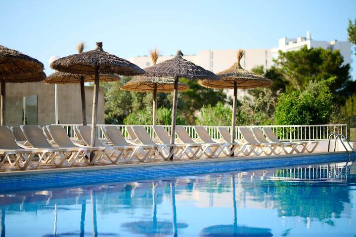 Hotel with Pool