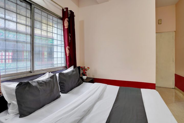 Room 4 of 17