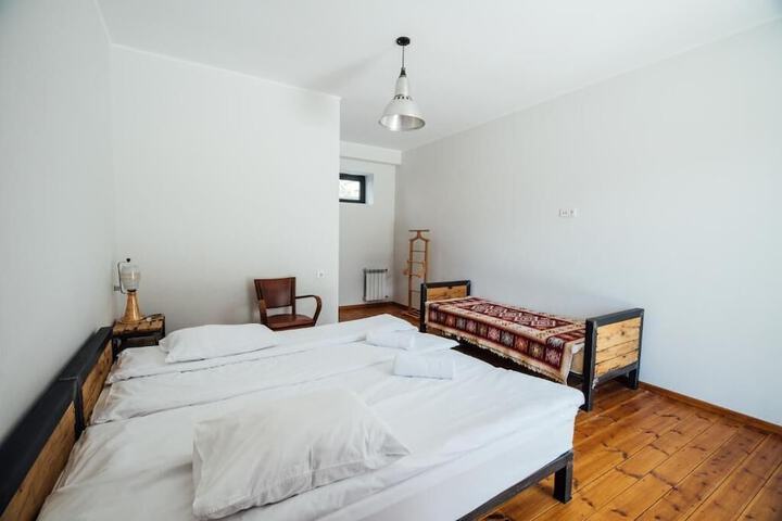 Room 5 of 26