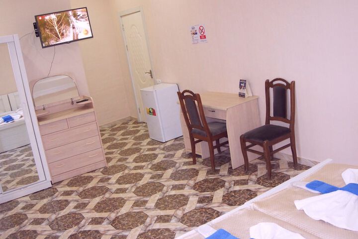 Room 6 of 50