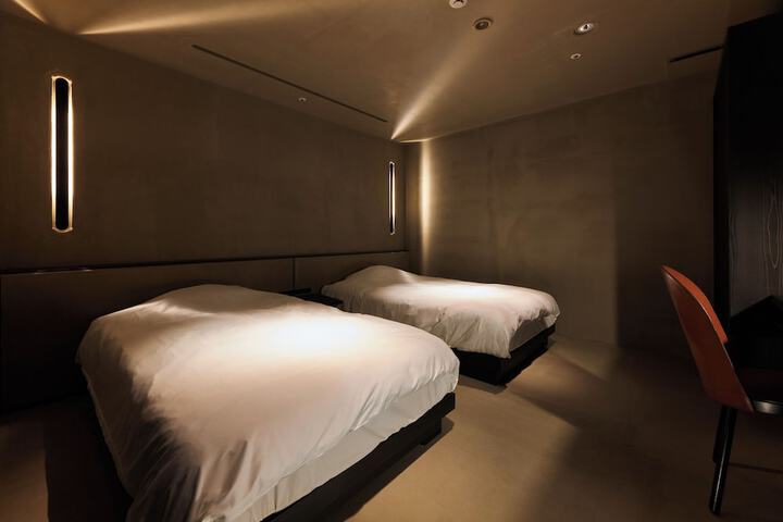 Room 16 of 47
