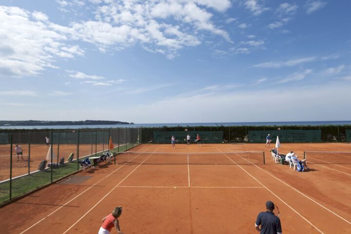 Tennis court