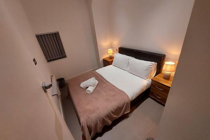 Room 4 of 19