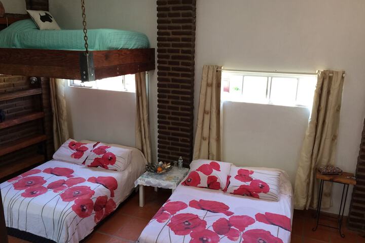 Room 4 of 36