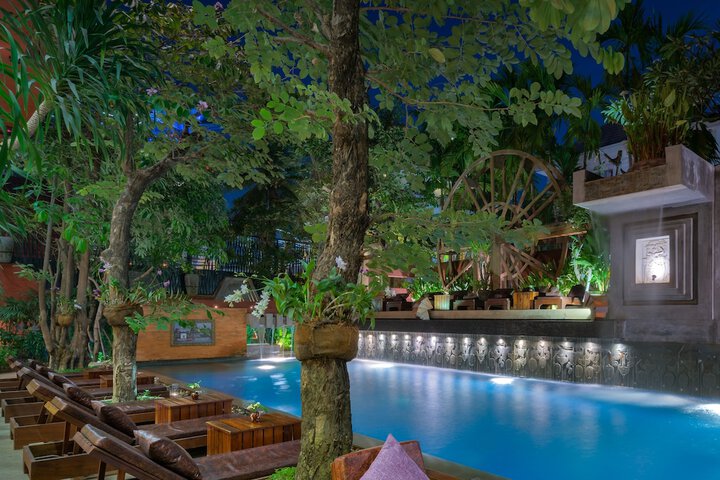 Pool 57 of 157