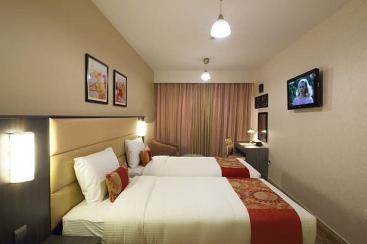 Room 3 of 27