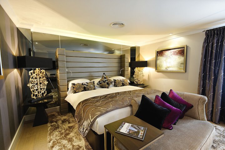Room 5 of 66