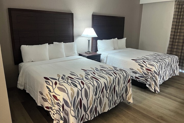 Room 17 of 35