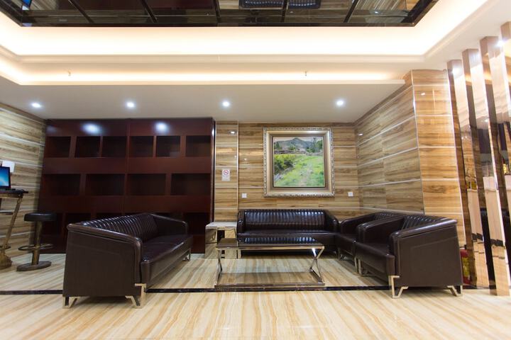 Hotel Interior 6 of 33