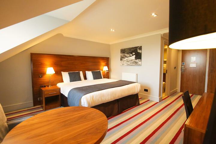 Room 4 of 56