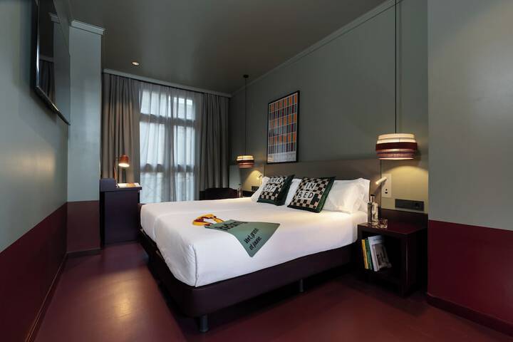 Room 12 of 34
