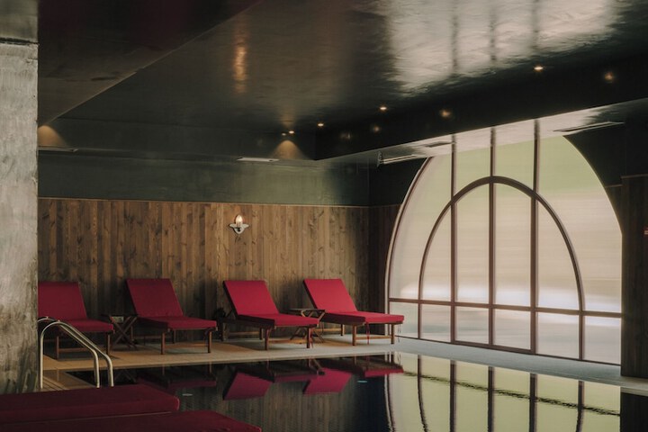 Pool 24 of 42