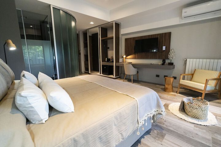 Room 2 of 48