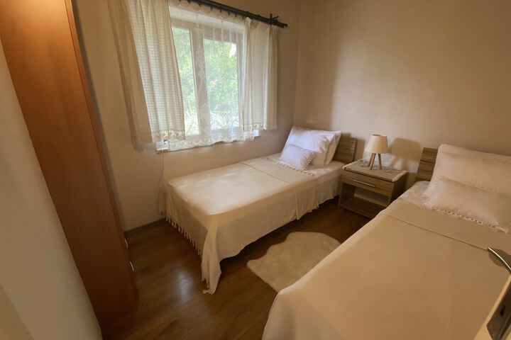 Room 16 of 49