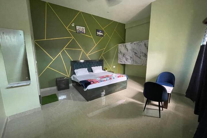 Room 2 of 13