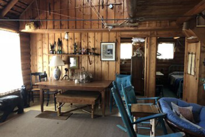 Room 7 of 18
