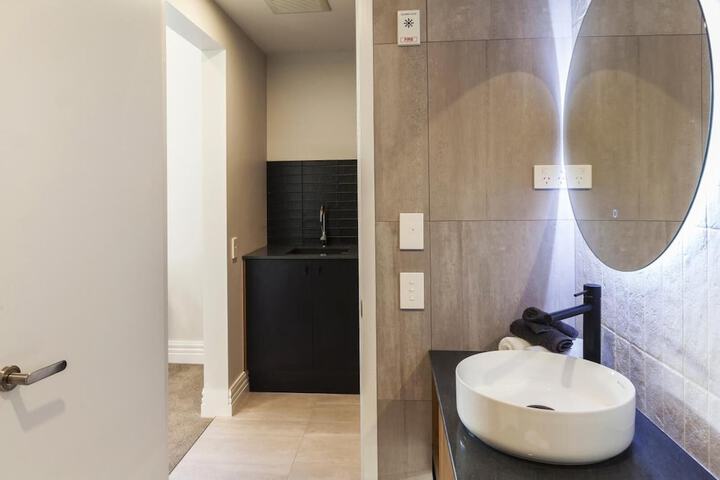 Room 21 of 29