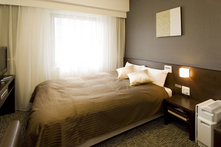 Room 12 of 40