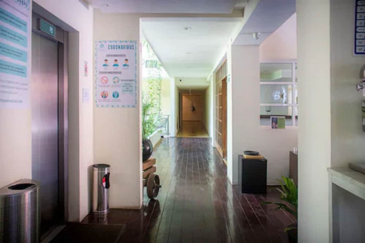 Entrance & Lobby