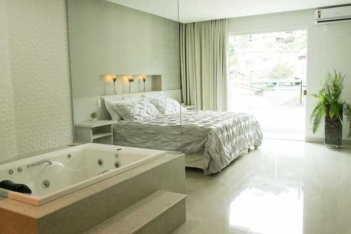 Room 17 of 53