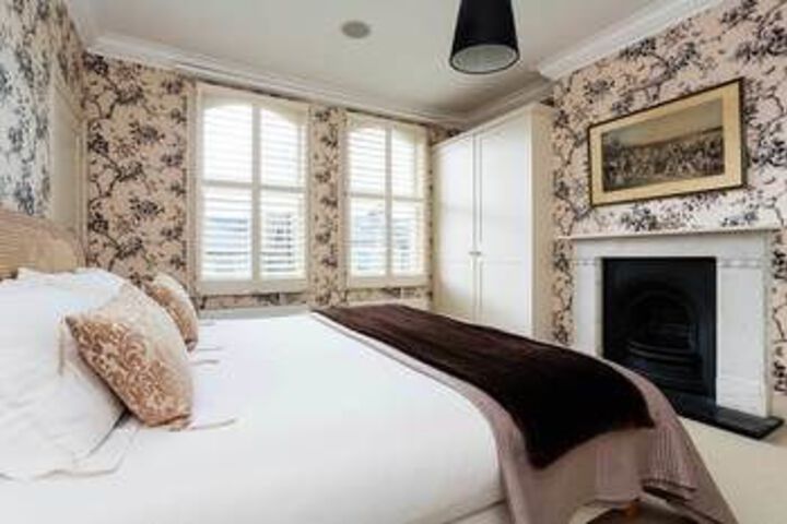 Room 7 of 28