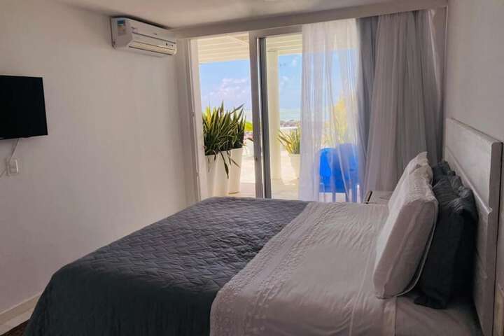 Room 4 of 28