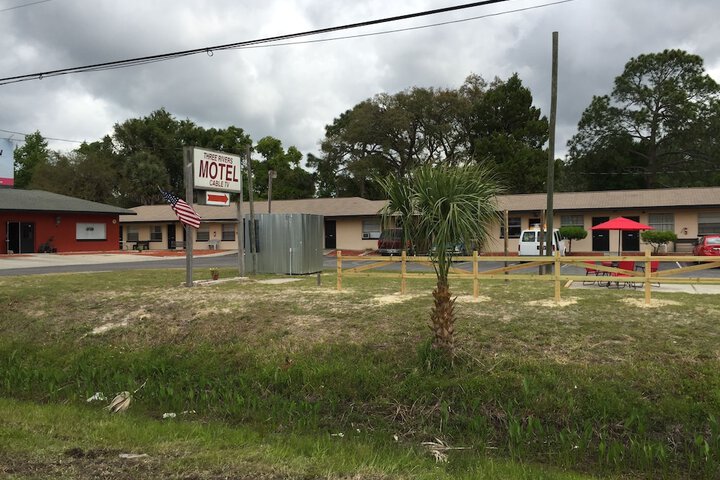 Property Grounds 16 of 23