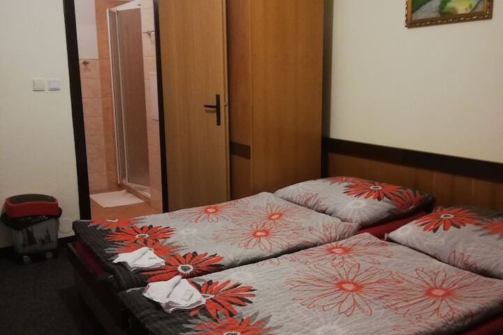 Room 20 of 76