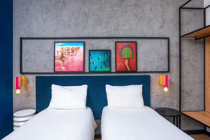 Room 20 of 65