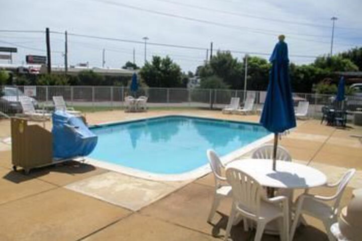 Pool 10 of 11