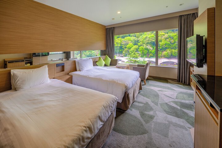 Room 28 of 67