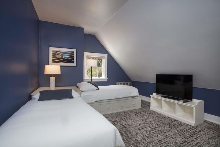 Room 49 of 140