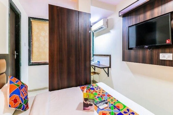 Room 4 of 20