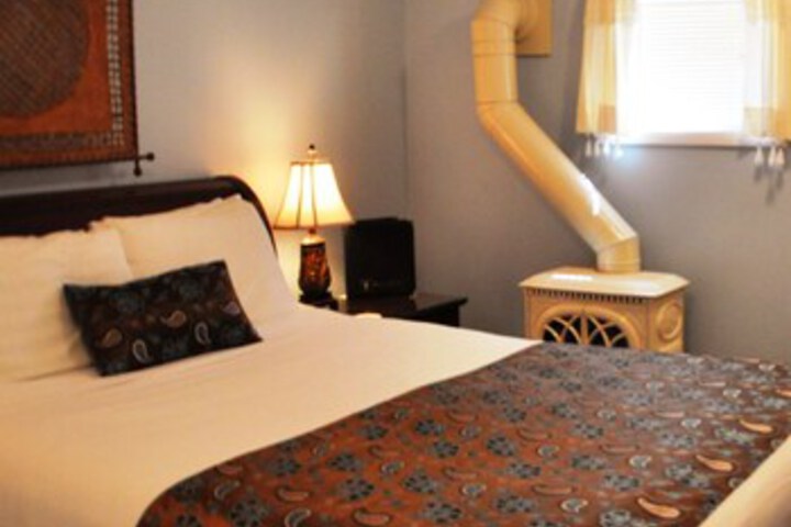 Room 10 of 16