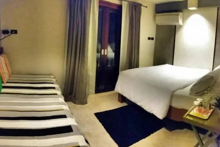 Room 13 of 23